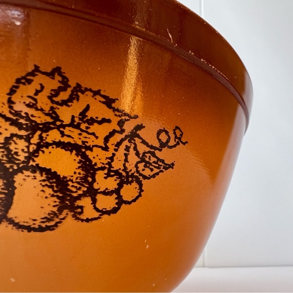 PYREX Old Orchard Mixing Bowl 1.5 Pints - Picture 4 of 13